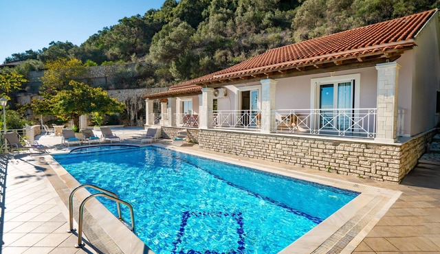 Villa Fantasia Corfu – Sea Views, Pool, Aircon, Parking