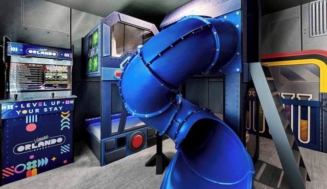 Villa Fantastique | Stunning home with pool, top amenities, minutes to top parks