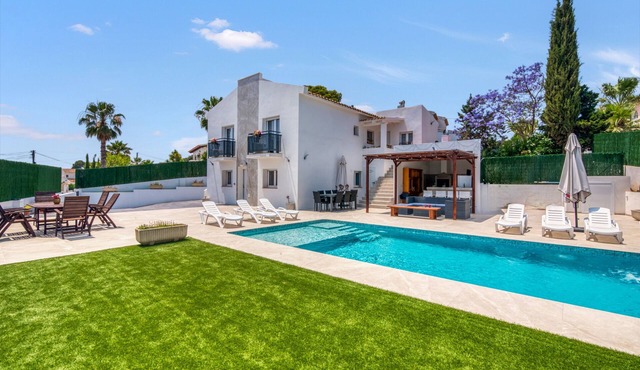Villa 'Farau' with Sea View, Wi-Fi and Air Conditioning