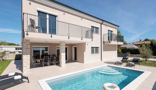 Villa Farini - with private pool near Porec