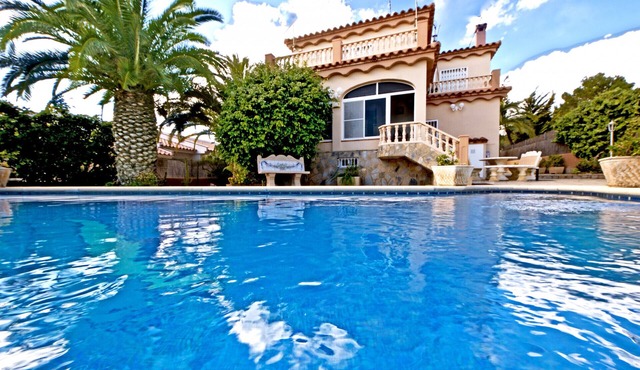VILLA FARO