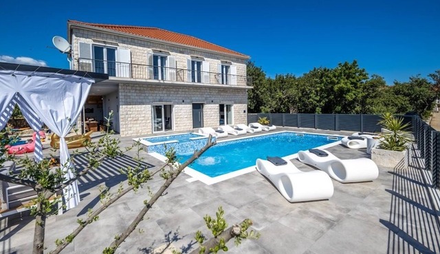 Villa Faros on Hvar – Crovillas GmbH