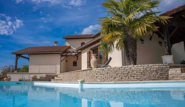 Villa Farou - Heated Pool in Summer