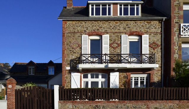 Villa feet in the water