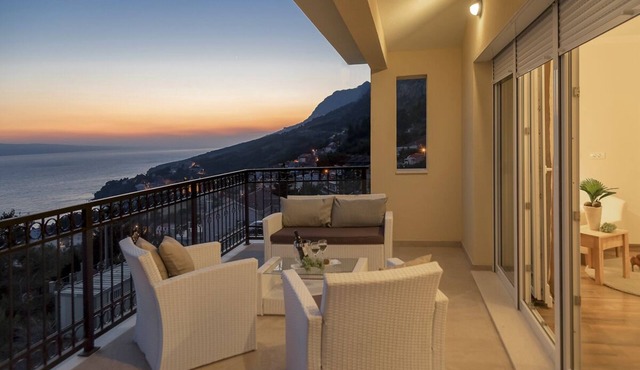 Villa Fenice - Five Bedroom Villa, Sleeps 10