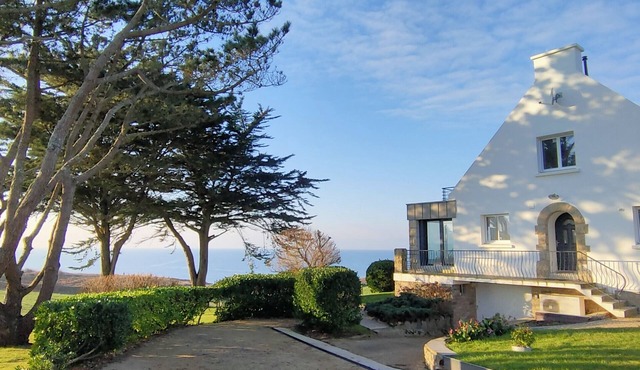 Villa FEUNTEUN on the ocean!