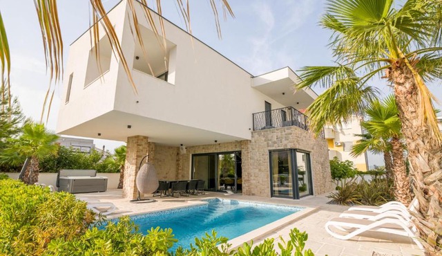 Villa FGstar