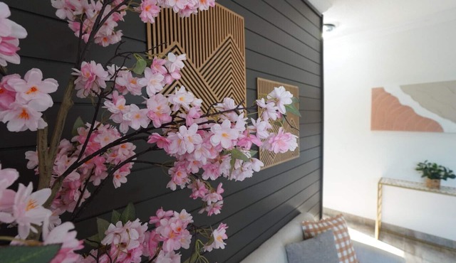 Villa Fiorō-Bold Luxury 2BR/River & Coastal Vibe