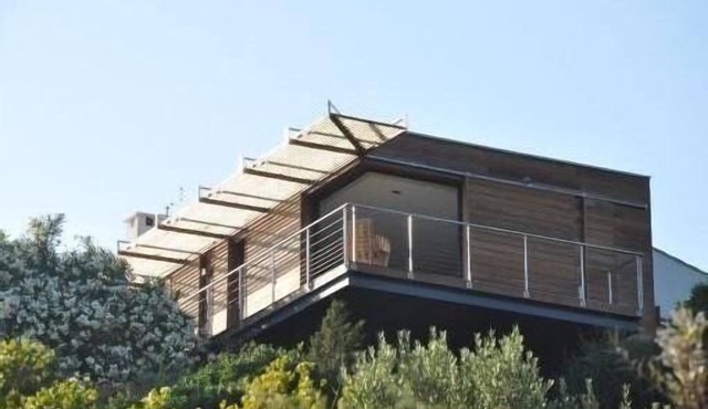 Villa first line with swimming pool overlooking the mediterranean