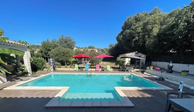 Villa Fleuri sur Grand Terrain au Calme Sans vis à vis Avec Piscine et Jacuzzi
