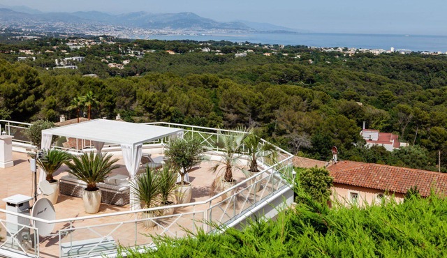 Villa Florentine - Golfe-juan , 500 m² Habitable, Très Beau Jardin Paysagé