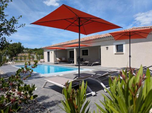 Villa Floria Neuve avec Piscine Privée Chauffée en Sud Ardèche
