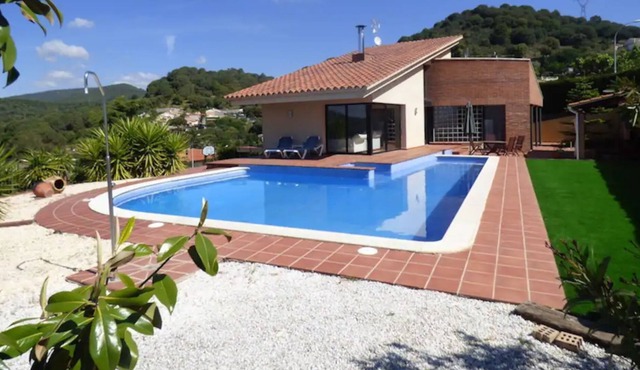 Villa 'Font Dels Enamorats' with Mountain View, Wi-Fi and Air Conditioning