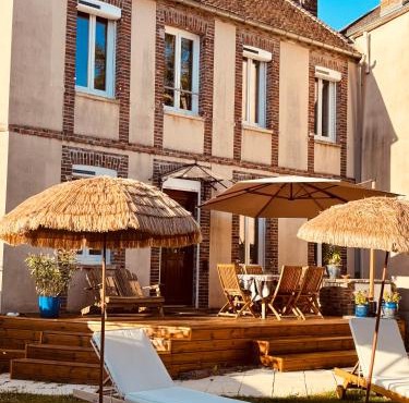 Villa Fontaine avec piscine intérieur chauffée-Maison de campagne Familiale -idéal Vacances ou Séjour Professionnel -3 chambres-Bureau séparé -Lit Bébé - Parking Facile & Gratuit