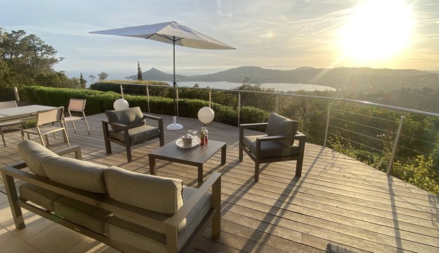 Villa for 10 people - swimming pool - 180° panoramic view - 5 air-conditioned bedrooms