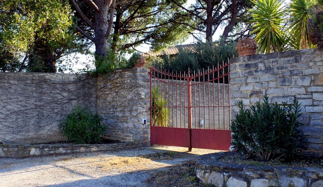 Villa for 10 people with swimming pool.