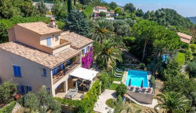 Villa for 2 to 8 people, heated saltwater pool with sea view