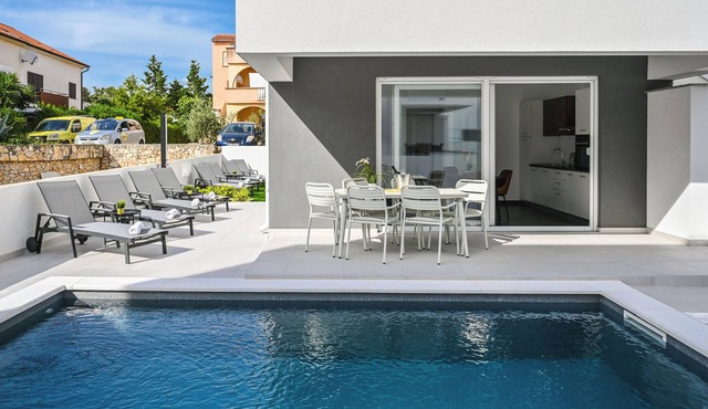 Villa for 20 with Private Pool
