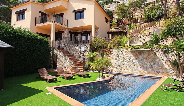 Villa for 8 pers. with private pool in Lloret de Mar