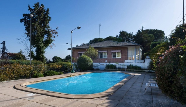 Villa for 8 people in the northwest of Madrid, 20 minutes from downtown，.