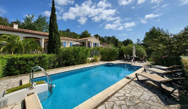 Villa for family with pool in a quiet Beaufort