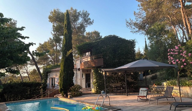 Villa for rent 3bed 3bath, sleeps 6, pool. Mid-June/mid-September. Montferrier