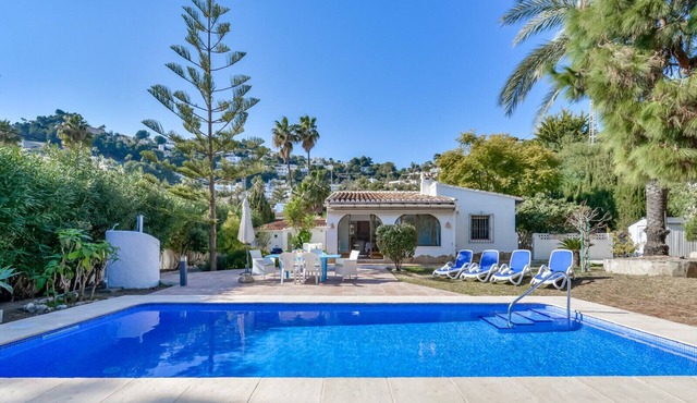 Villa for rent in Moraira BENIALI, for 6 pax with private pool.