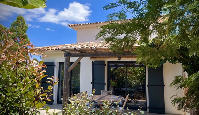 Villa Forana🏡Warm welcome 🧡 heated pool 🌞beach 5' away 🏖️