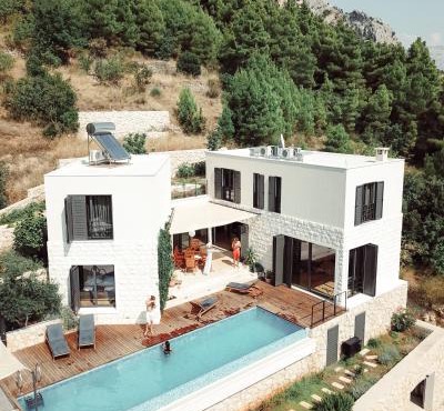 Villa FORTE-Exclusive Retreat, Heated Infinity Pool & Amazing Views