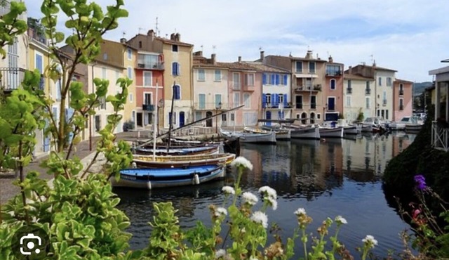 Villa Avec Jardin et Parking Privé un Coin Détente Plus Coin Détente