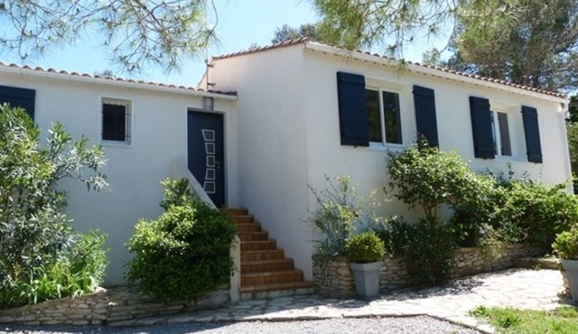 villa 7 pers with swimming pool on beautiful landscaped garden, near Montpellier