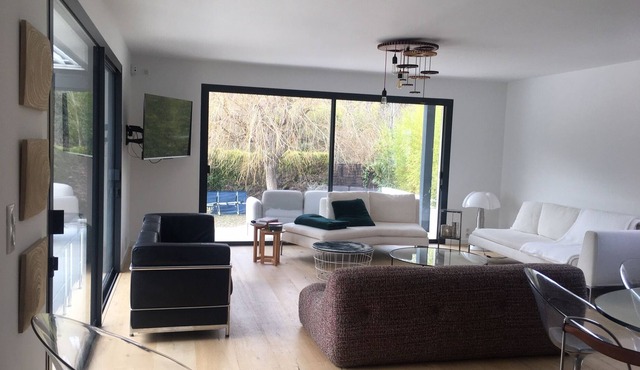 Villa à Montpellier au Calme Avec Piscine et Jacuzzi