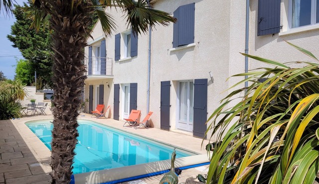 VILLA 3 STARS 10 PEOPLE SWIMMING POOL SHOPS 1.2 km BEACHES