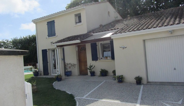 Villa Dans Impasse Tranquille à 500 m Centre Ville Saint-georges DE Didonne