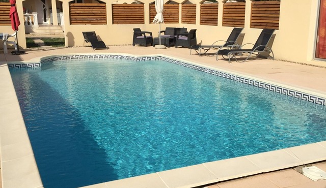 Villa sleeps 8/9, heated pool (9x5m), Jacuzzi (7places), games room.