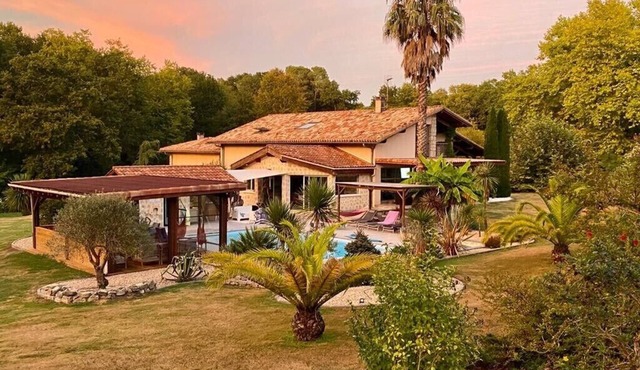 Villa Larroque at the gates of Bayonne, Biarritz, Hossegor and Capbreton