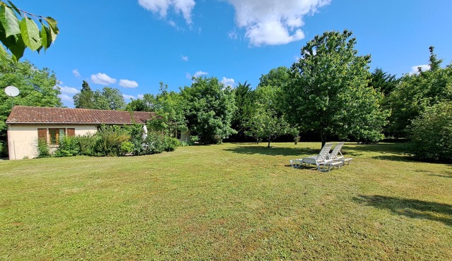 Villa Avec Jardin Privé et Accès au Jardin de Jeux Communautaire et Piscine