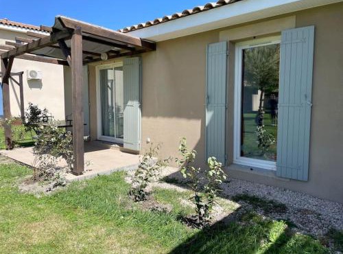 Villa Tia - Maisonnette - 2 chb - 2 sdb - CLIM- piscines - bord de lac -