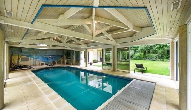 Villa 8/10p Indoor heated pool, jacuzzi, in golf residence, tennis court