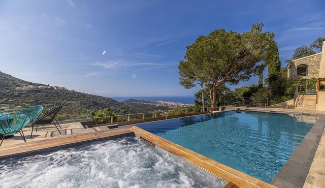 VILLA CASANOVA 16 PEOPLE