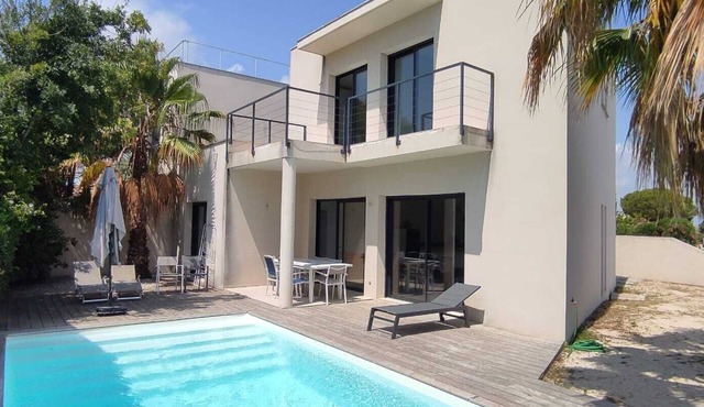 Villa Moderne Près à 3 km de la Plage