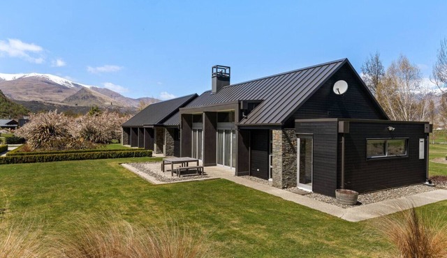 Villa Francesca by MajorDomo - Spacious Hideaway