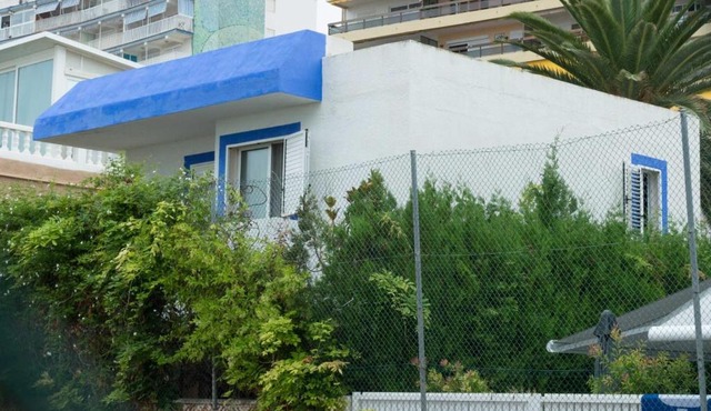 Villa frente al puerto deportivo