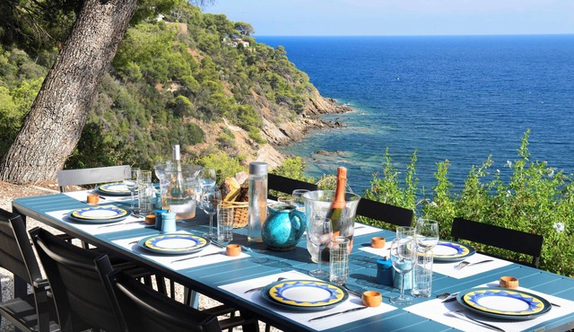 Villa Front de mer 6 bedrooms, 12 persons 180° sea view - private beach