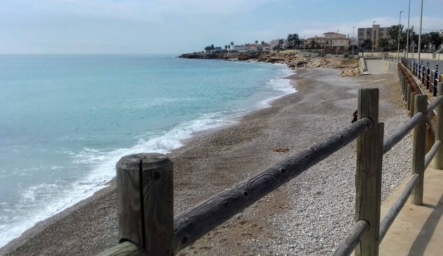 VILLA FRONT SEA 30 M. FROM BEACH 8-9 PERS.