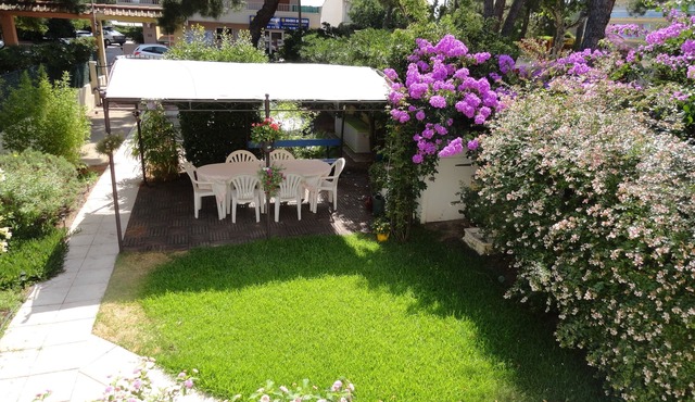 Villa, full of charm, only 50m away from the beach!