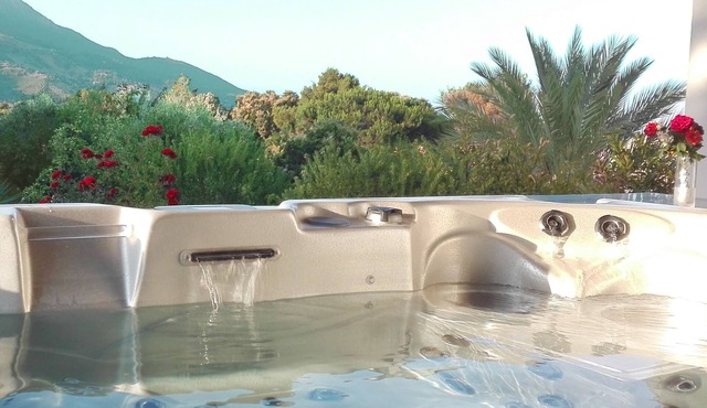 VILLA fully air-conditioned Swimming pool Jacuzzi near Ajaccio, Porticcio and beaches
