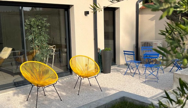 Villa Gaïa - 2 suites lits King size et salles de bain privatives - parking privé - 10 minutes Eurexpo - Aéroport - Groupama Stadium