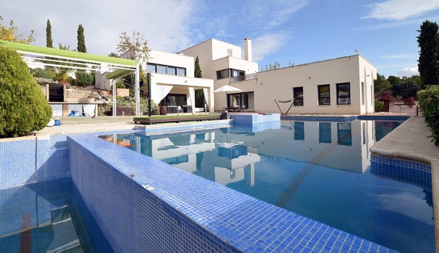 Villa Galiana by Florentia Homes. Near downtown Toledo and Pui du Fou