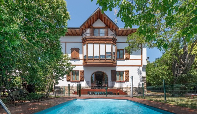 Villa Ganbara, San Fermin, Pamplona 5 minutes.